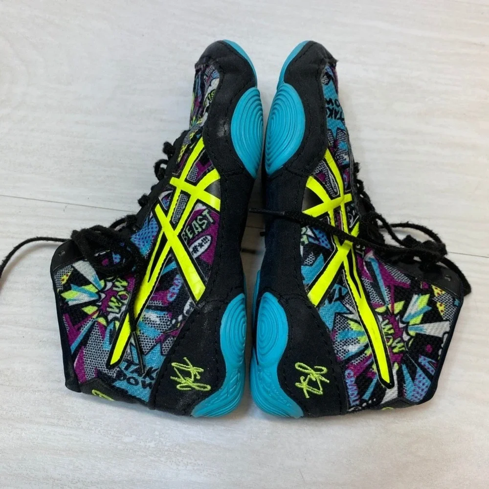 Asics Kids Size 2.5 Snapdown Wrestling Shoes Comic Pop Art Print C544Q
